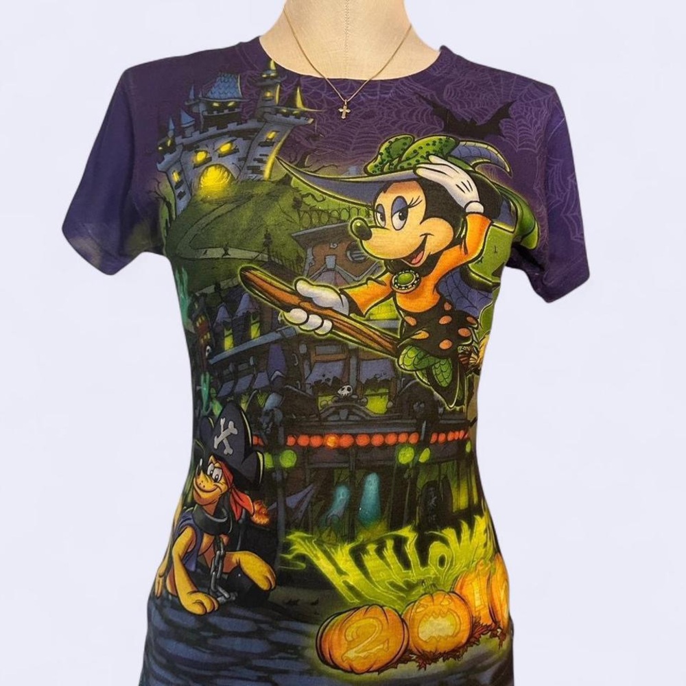 Disney Halloween Graphic Tee Woman’s S/M